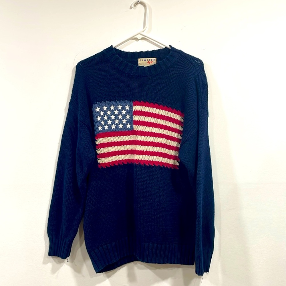 Vintage 1980’s American Flag cotton sweater. Slouchy. Slightly baggy.